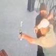 Agresiunea cu un cuțit artizanal de pe terasa unui magazin s-a lăsat cu rețineri